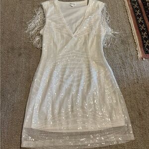 Elegant White Sequin Dress with Fringe Sleeves